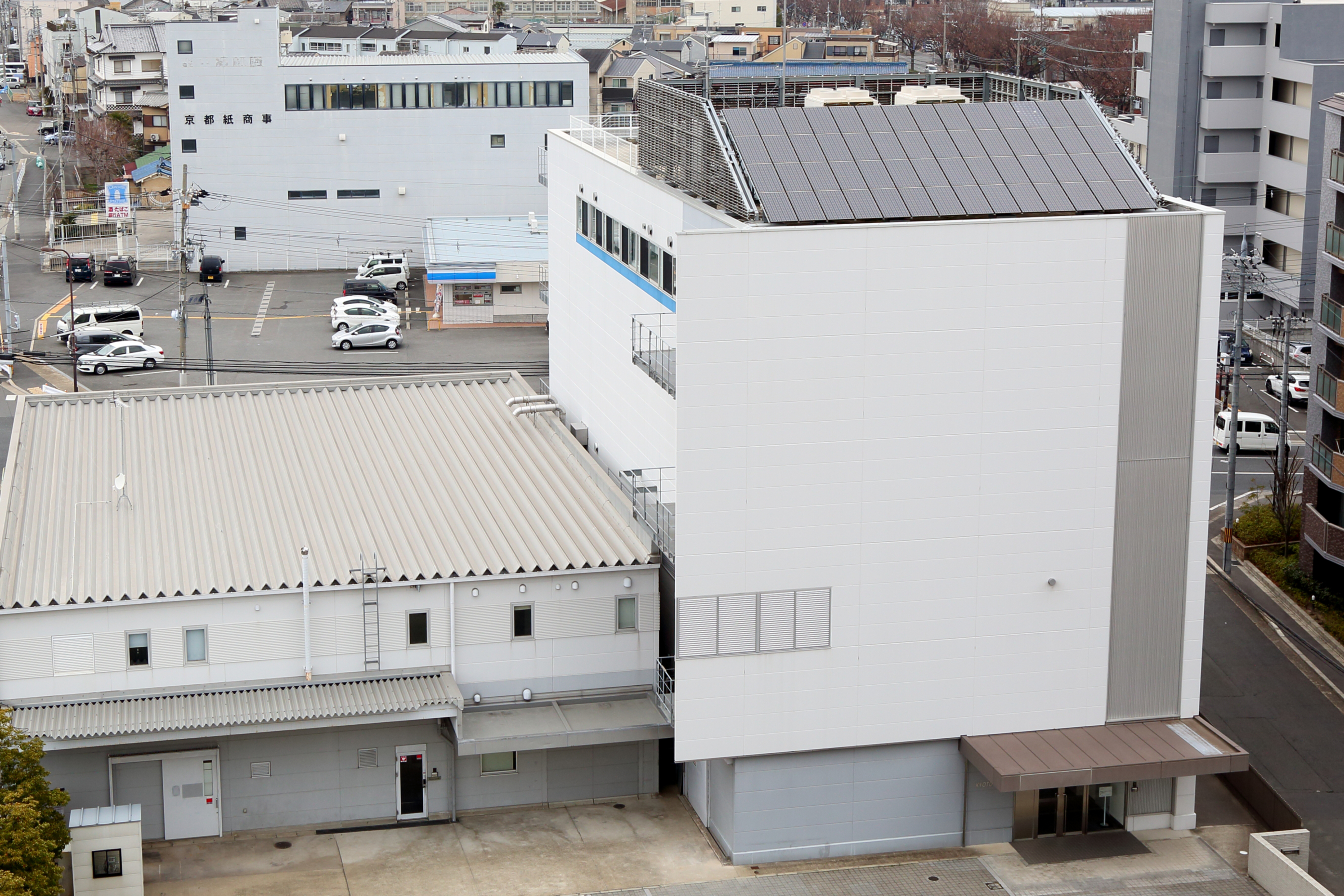 Photograph of rooftop photovoltaic system 